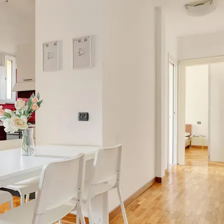 Appartement Joivy Cosy 1br Flat Near Montanelli Gardens