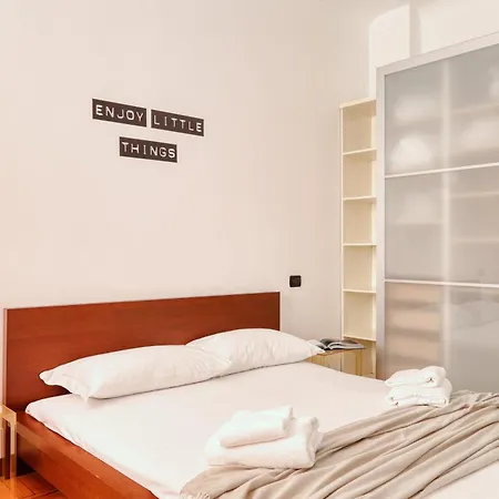 Daire Joivy Cosy 1br Flat Near Montanelli Gardens